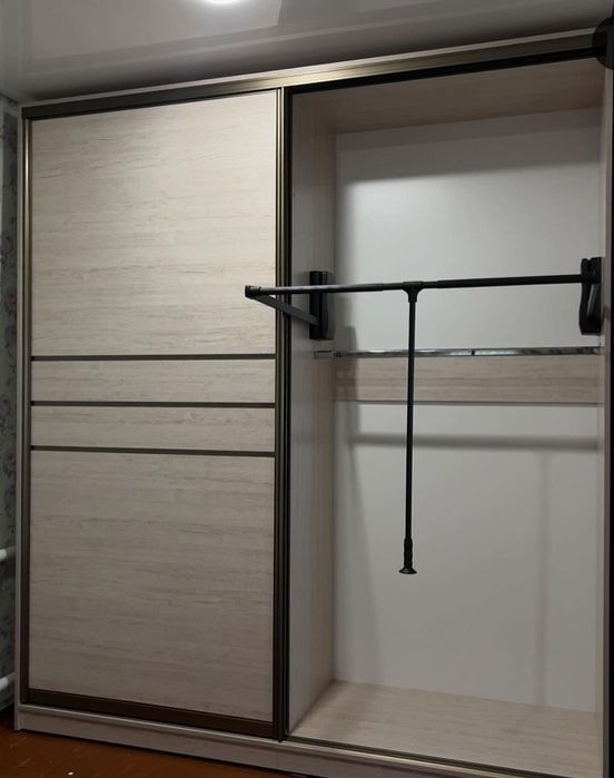 Продам шкаф светлый