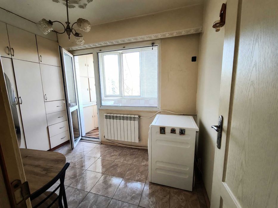 Продавам двустаен апартамент в кв. Изгрев, гр. Бургас