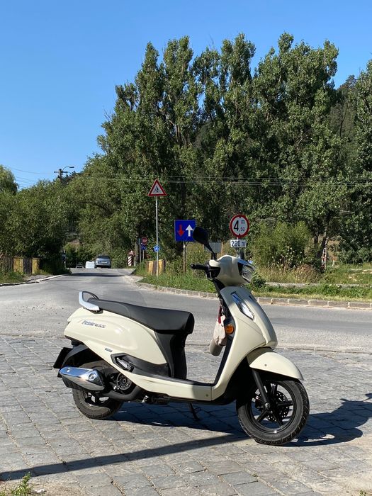 Scooter suzuki address 125 2026 se conduce cu B