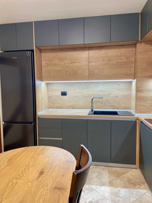 Дава се под наем Тристаен апартамент в Варна, Център - 87 кв.м за 714 € - Снимка #9