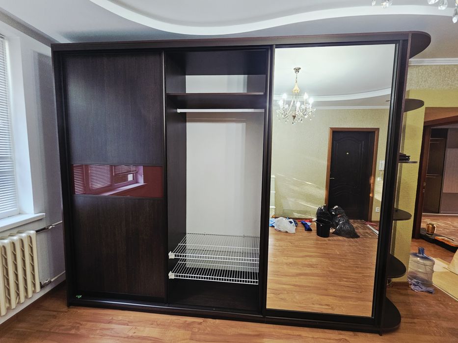 Продам шкаф - купе и прихожую