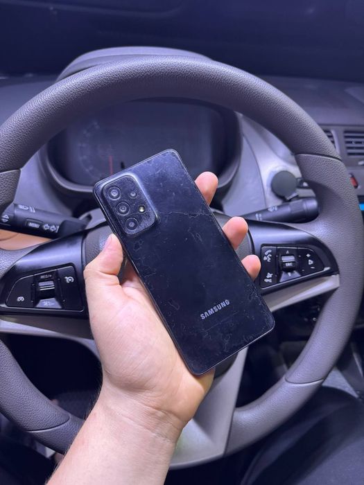 Samsung a33 128 Ekrani alishkan insel Ekran qoyilgan muomosiz ishlavot