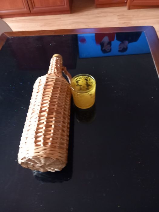 Плетена дамаджанка за ракия