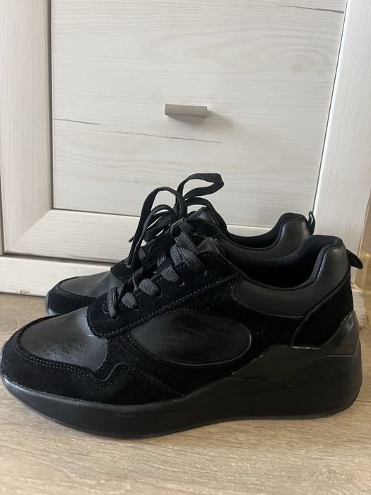 Обувки естествена кожа в черно