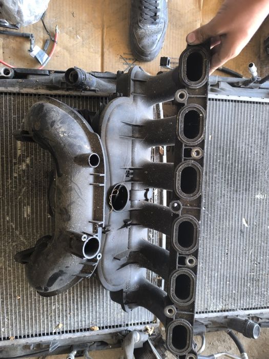 Всмукателен колектор Bmw e90 e91 e92 325i 218кс n52 н52