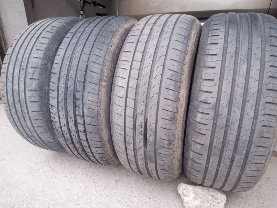 Летни Гуми Комплект 4 Броя 215/55 х 17" Цола  Запазени