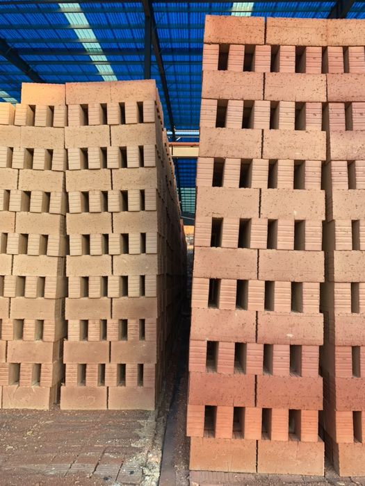 қызыл кірпіш, красный кирпич