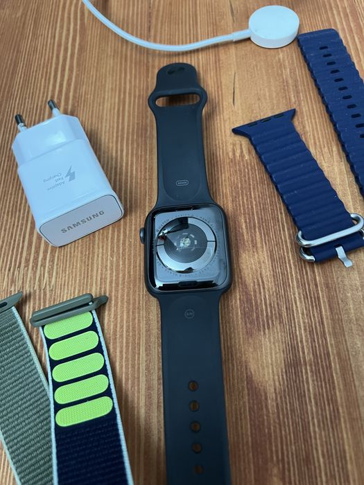 Apple Watch Series 5, 44 мм.