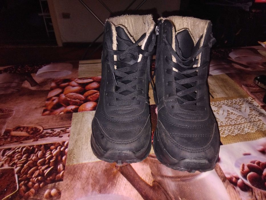 Продавам детски ботуши Nike