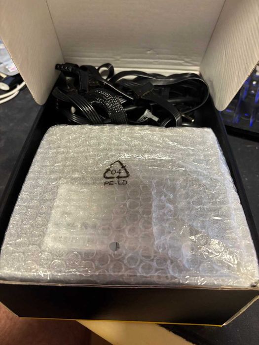 Sursa Corsair TX-M Series TX550M 550W semi-modulara 80+ Gold Eff. 90%