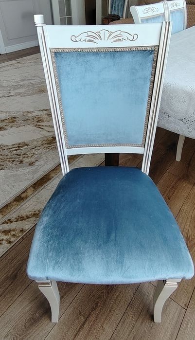 Продам стулья в отличном состоянии.