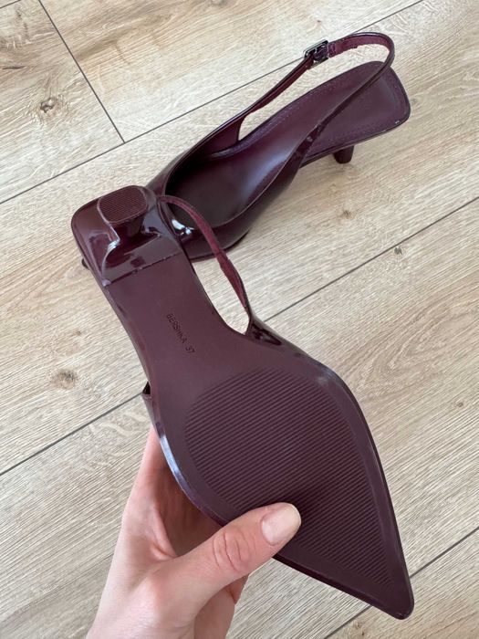 Обувки BERSHKA 15 евро