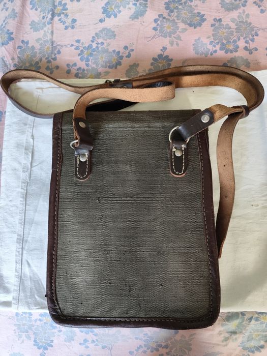 Продава се военна полева чанта