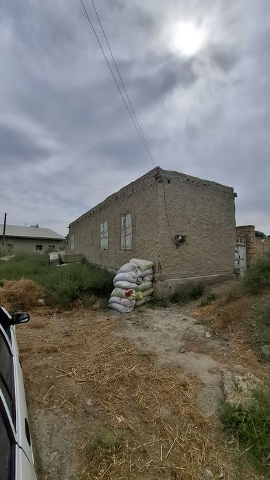 Qurilishi tugallanmagan uchastka