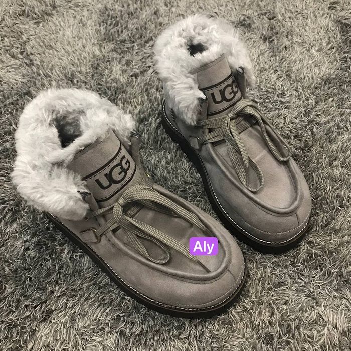 Vând UGG-uri dama