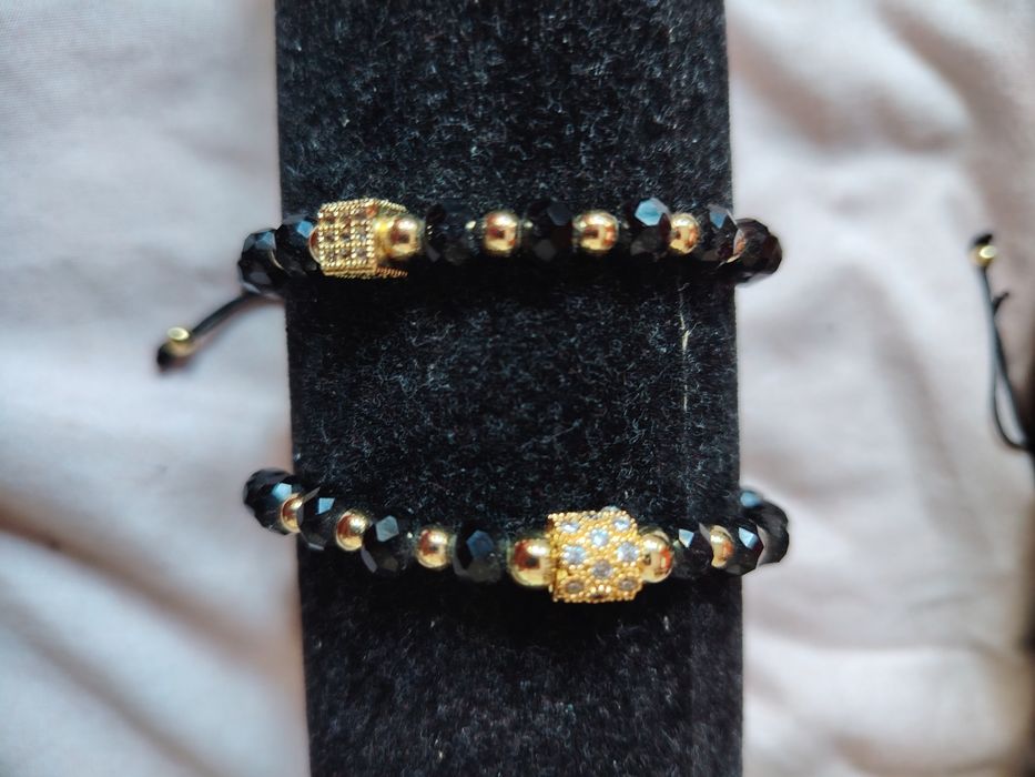 Brățară onix cu bile aurite și pietre