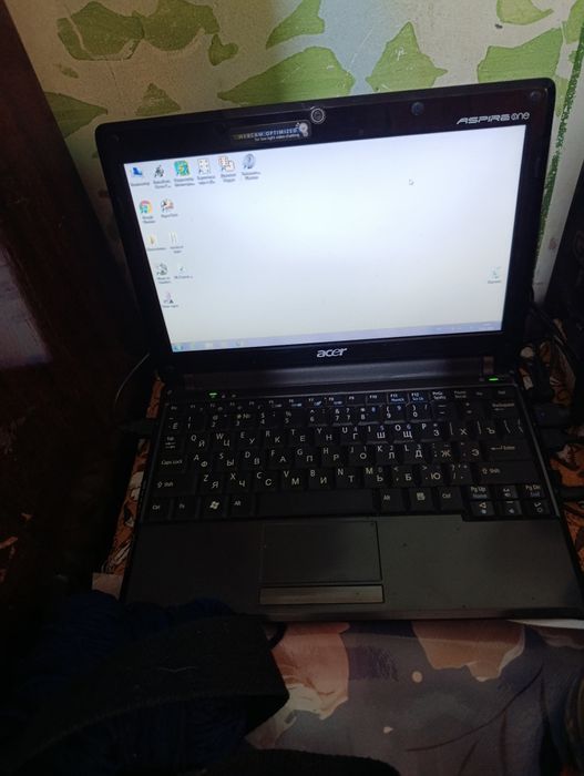 Продаю ноутбук маленький