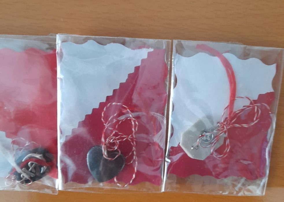 Set de 100 de mărțișoare