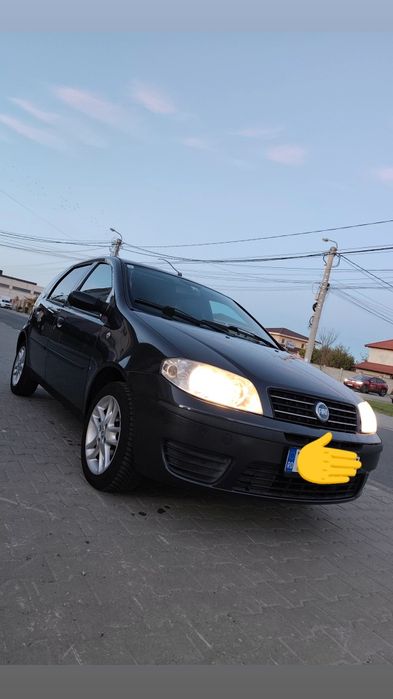 Mașină Fiat Punto