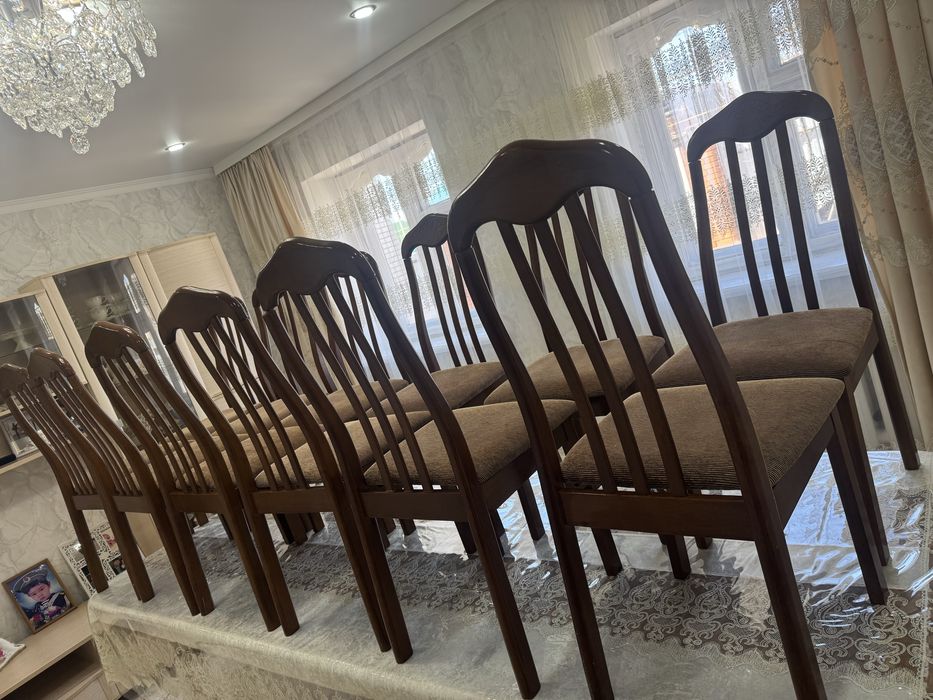 Продам стол со стульями  3 метра