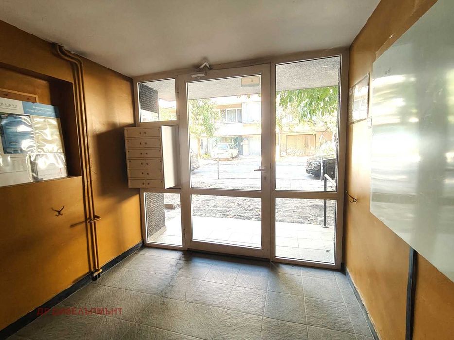 Продава се Двустаен апартамент в София, Лозенец - 71 кв.м за 4505 €/кв.м - Снимка #15