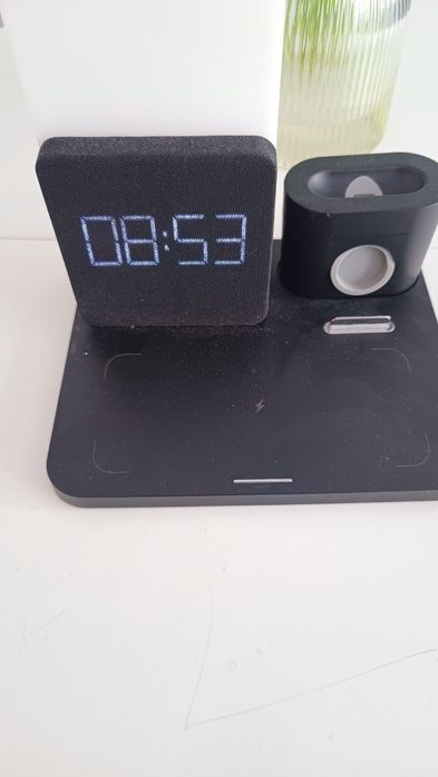 Stație Încărcare Wireless 4-în-1 cu Ceas Digital și Lampă LED