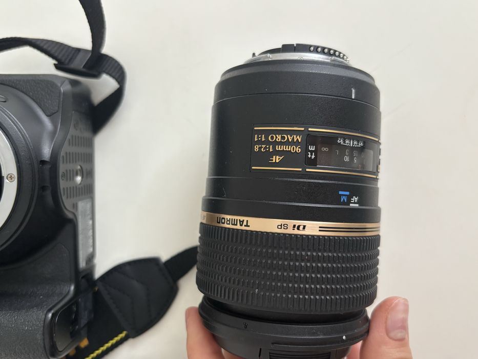 СРОЧНО ПРОДАМ! Nikon D5600 + Tamron 90mm Macro 1:1