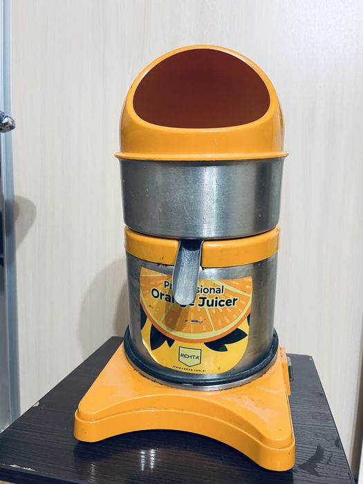 Соковыжималка профессиональная