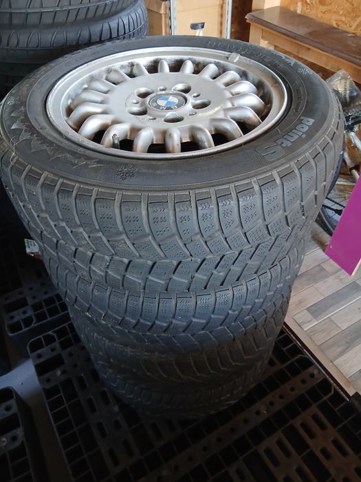 690 lei Set 5 jante aliaj BMW E36 ,rezerva originala ,anvelope in stare buna DOT 2017