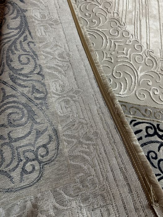 Продаётся ковёр новый Б/У размер3*5