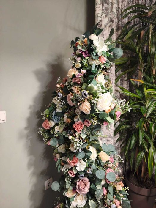 Голяма аранжировка изкуствени цветя