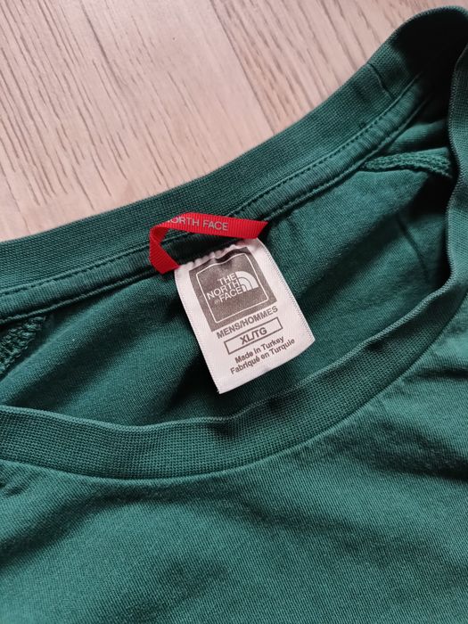 Tricou The North Face.