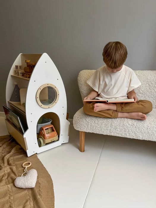 Детска дървена ракета с рафтчета