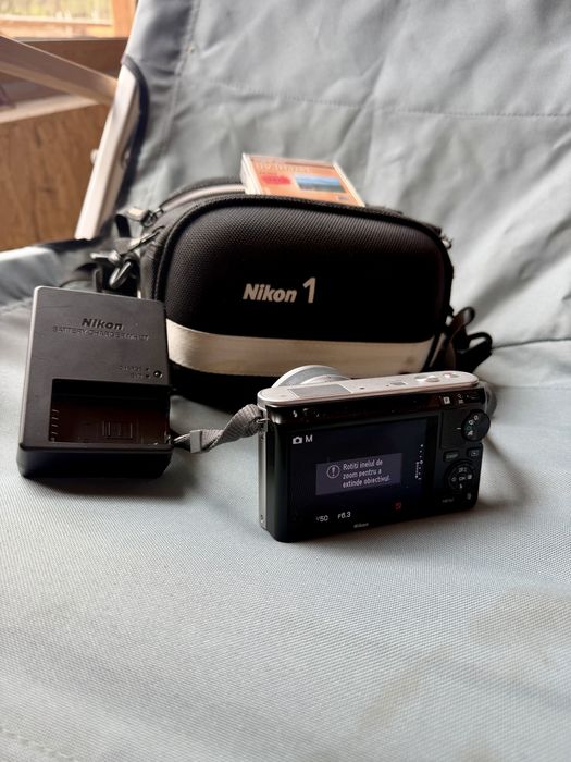 Aparat foto Nikon J1