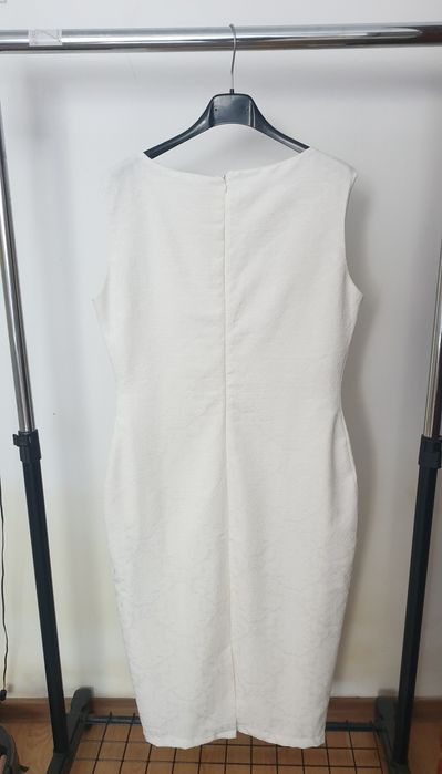 Rochie elegantă albă cu imprimeu floral galben
