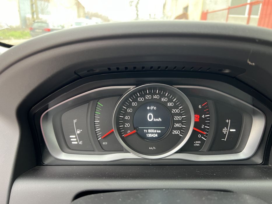 Volvo xc 60 2.0 180 cp