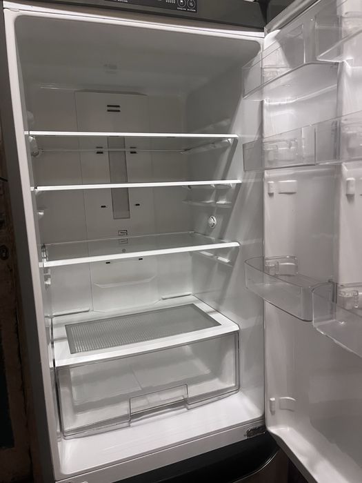 Продам холодильник LG