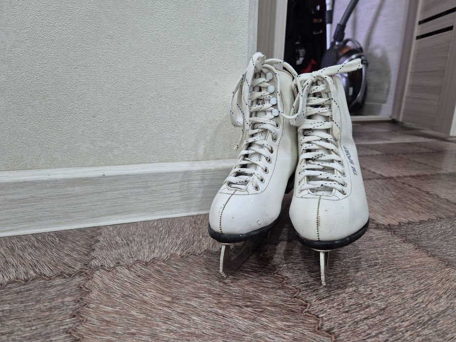 Коньки женские б/у