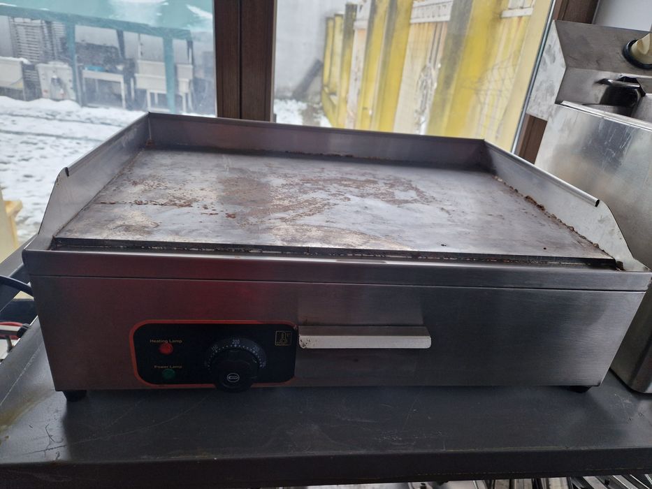 Grill.electric sau gaz de putere, cu banc sau de banc