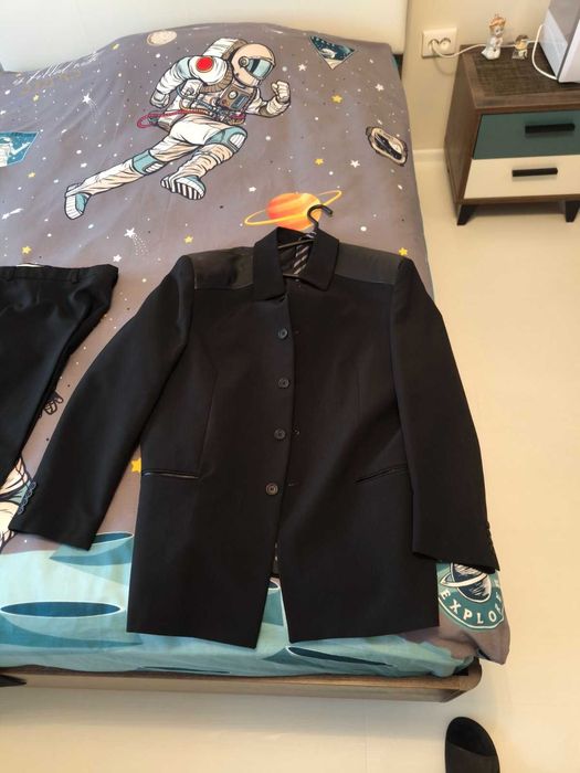 Мъжки костюм в перфектно състояние