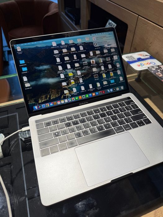 MacBook Pro 13-inch touch bar IntelCore i5 128 RAM 256GB