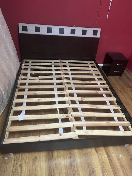 Продам кровати , матрасы и шкаф