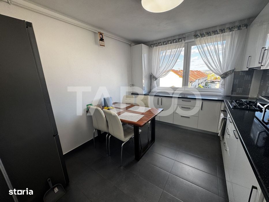 Apartament de vanzare cu 5 camere 2 parcari zona Brana Selimbar