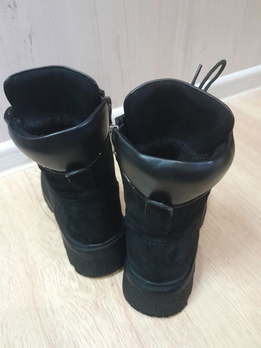 Продам зимнию обувь