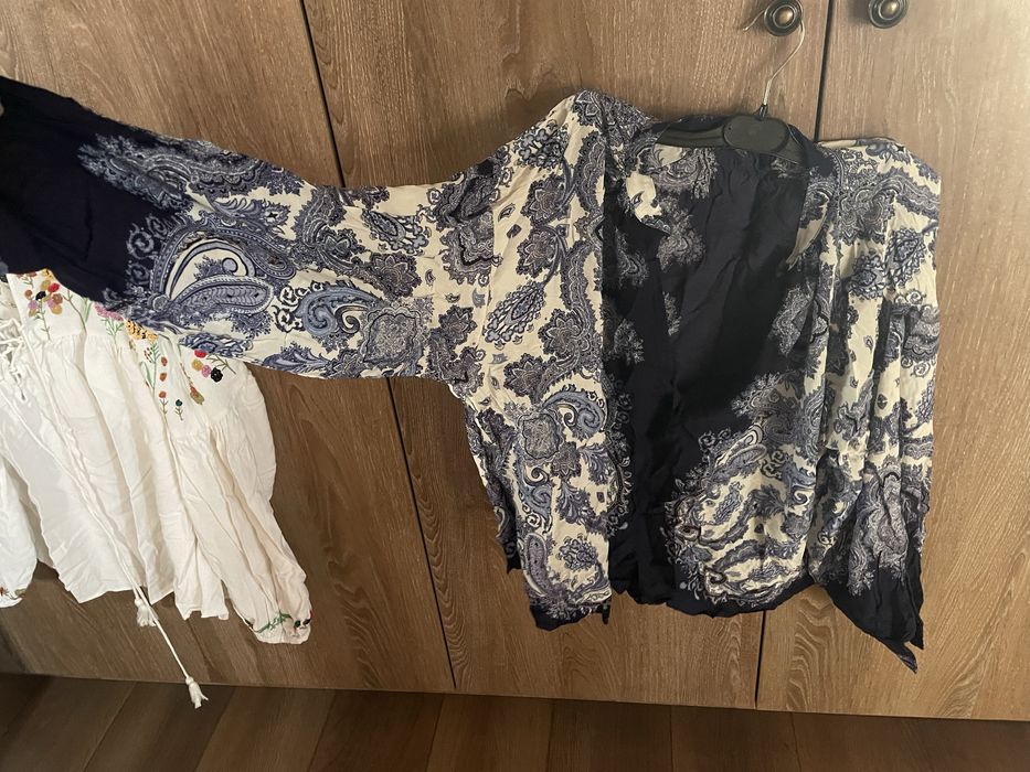 2 bluze Zara si H&M