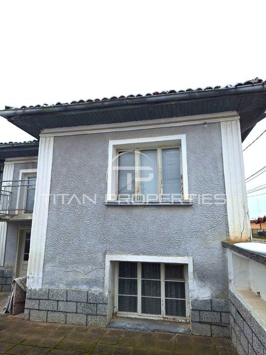 Двуетажна къща в Паничери