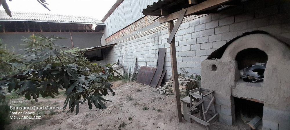 Ҳовли сотилади. 6 сотиҳ, 6 хона. 63000 ками бор