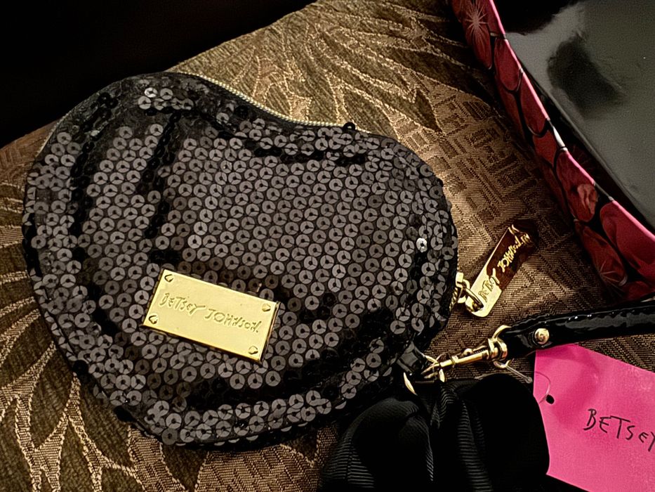 Луксозна мини дизайнерска парти чантичка сърце пайети зл.т/Подарък