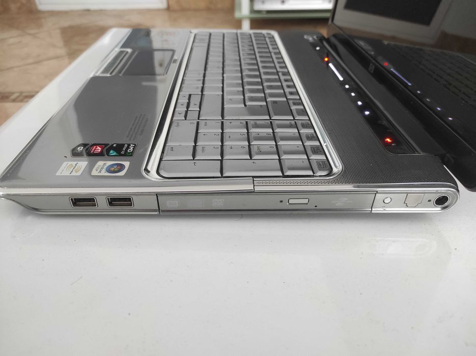 HP Pavilion DV7 Display 17,1.  Tableta I Pad 1 DEFECTE ptr. Piese!