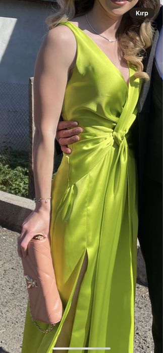 Официална сатенане рокля